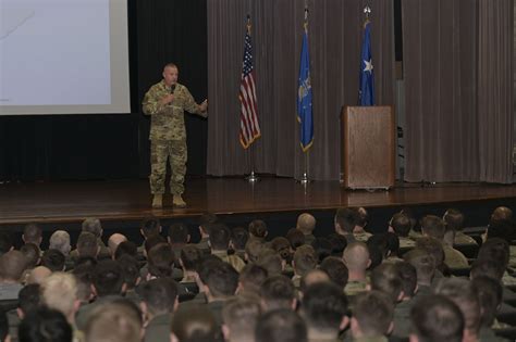 19th Air Force Command Team Visit Columbus People Take Closer Look At