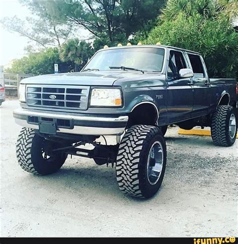 I Want One Of These Old Square Body Truck Ford Trucks Lifted Trucks Lifted Ford Trucks