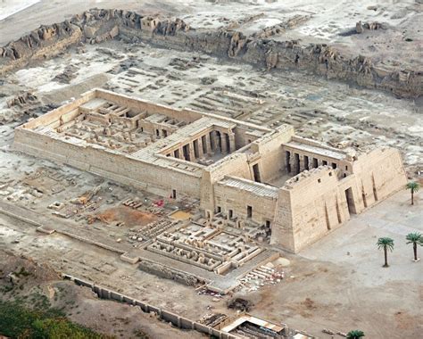 Medinet Habu El Templo De Ramses Iii Viator Imperi