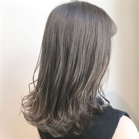 アッシュカラーの髪色だったら、垢抜け度と愛され度でno1女子に！ Hair 髪 色 ヘアスタイル ヘアスタイリング