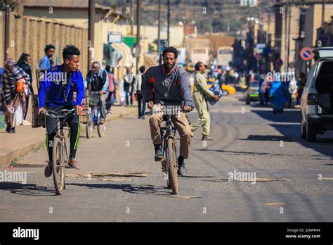 Local People Near The Market On The Asmara Streets Stock Photo Alamy