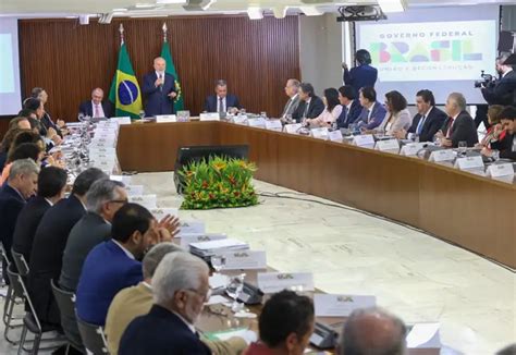 Governo Lula é aprovado por 52 dos brasileiros 43 desaprovam mostra