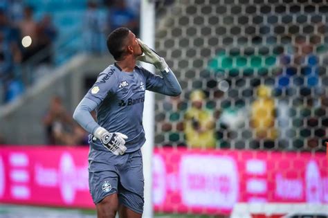 Herói Da Classificação Do Grêmio Adriel Celebra Pênaltis Defendidos Maravilhoso Trabalhei