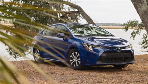 2020 Toyota Corolla Hybrid Review: A Good Prius Alternative - The Torque Report