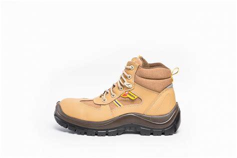 BOTA SOLVER CON PUNTERA ORO ROBUSTA Sentyr Co