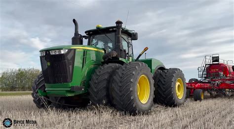 SEEDING Season 2024 in Canada John Deere 9620 R with a Väderstad Seed