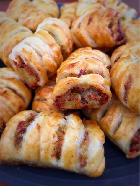 Petits feuilletés tressés au thon une recette de famille L atelier