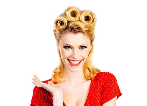 45 Vintage Victory Rolls From 1940s Any Woman Can Copy