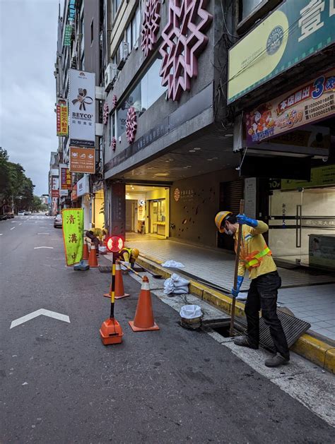 臺北市政府環境保護局 新聞稿 瑪娃颱風來襲 北市環保局料敵從寬 加強溝渠巡檢清疏 全面整備防颱