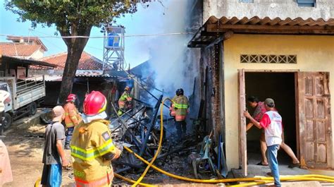 Diduga Lalai Nyalakan Obat Nyamuk Gudang Kayu Di Kota Jogja Terbakar