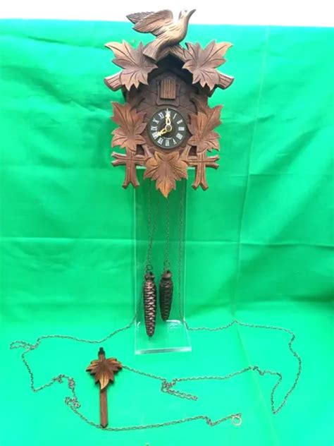 Ancien Coucou Mecanique Pendule Horloge Bois Foret Noire Poids Fonte