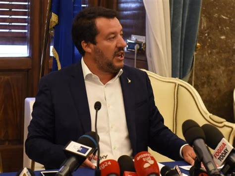 Salvini A Napoli Summit In Prefettura Sullallarme Stese Corriere It