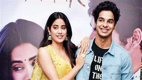 How Ishaan Khatter Protected Janhvi Kapoor From A Fan Post Dhadak