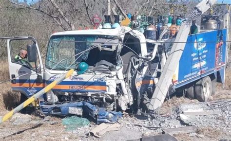 Hombre Queda Prensado Tras Aparatoso Accidente Automovil Stico Avimex