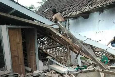 Setidaknya Delapan Kali Gempa Bumi Susulan Magnitudo Berbeda Di