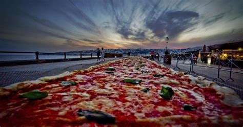 Chefs In Italy Just Made A World Record Breaking Pizza Thats Over A Mile Long Metro News