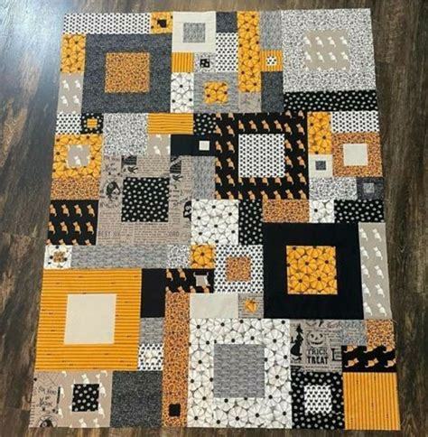 Pin By Hedda Vanek On Patch Halloween Quilts Scrappy Quilts Modern