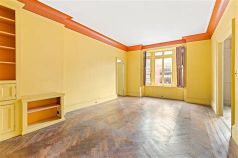 West 72nd Street and Broadway: Area Guide and Transport 1