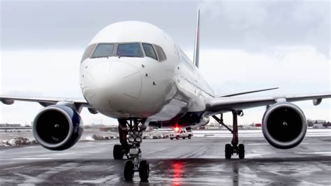 Delta Airlines Boeing 757 200 B752 Landing In Montreal Yulcyul