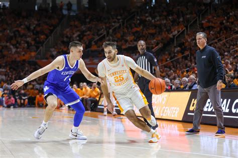 Tennessee Basketball Suffers First Sec Loss Helps Kentucky Wildcats