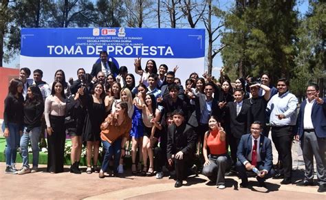 Rector toma protesta al nuevo Comité Ejecutivo de la Sociedad de