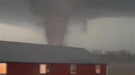 At Least Dead After Suspected Tornadoes Tear Through Ohio Yahoo Sport