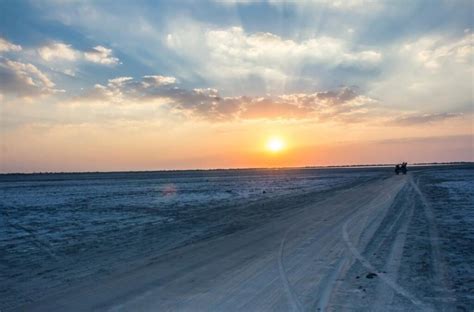 Great rann of Kutch - Largest White Salt Deserts | Indiano Travel