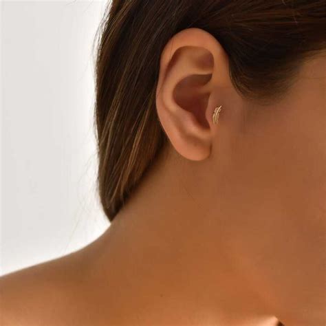 Gold Leaf Tragus Earring Lizay E