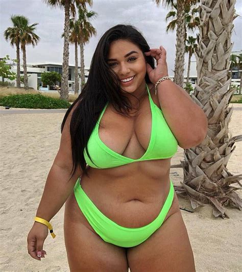 Beach Babe Scrolller