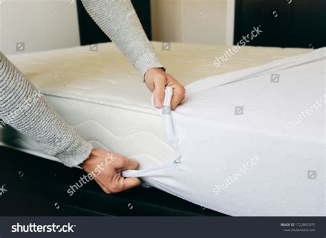 Bedmaking Images, Stock Photos & Vectors | Shutterstock