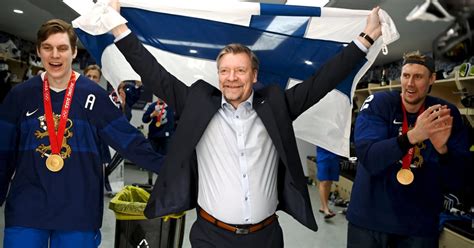 N M Piirteet Tekev T Jukka Jalosesta Poikkeuksellisen Johtajan