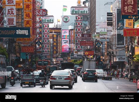 Bangkok Yaowarat Road Hi Res Stock Photography And Images Alamy