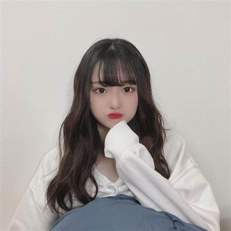 ゆるもちさんのインスタグラム写真 ゆるもちinstagram「💇🏻‍♀️🤍」12月27日 20時38分 Yulmochi