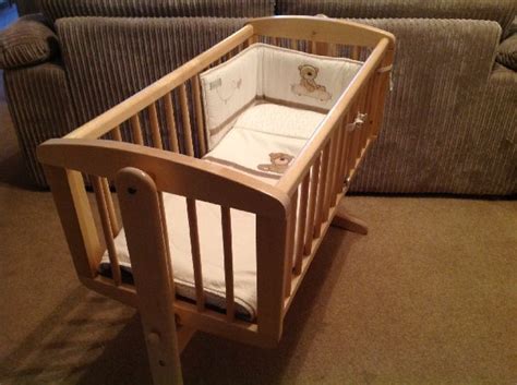 Stunning rocking wooden crib, ma... Picture