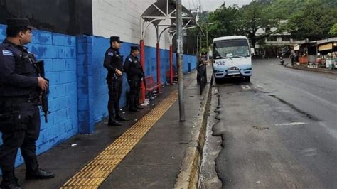 Pnc Garantiza Seguridad En Terminales Y Paradas Del Transporte Colectivo