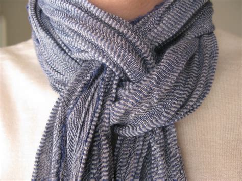 How To Tie A Long Winter Scarf At Roger Monday Blog
