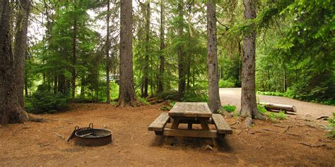 Little Crater Lake Campground - camping in Oregon