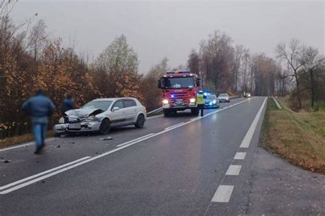 Krowa Wybieg A Przed Auto Niebezpieczne Zdarzenie Na Dk Mi Dzy