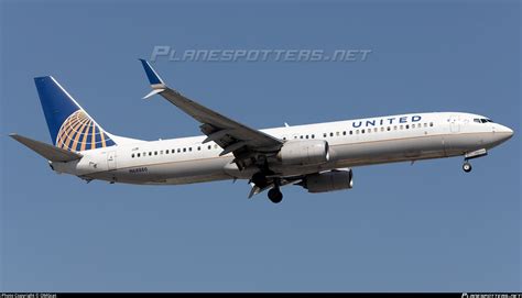 N United Airlines Boeing Er Wl Photo By Omgcat Id