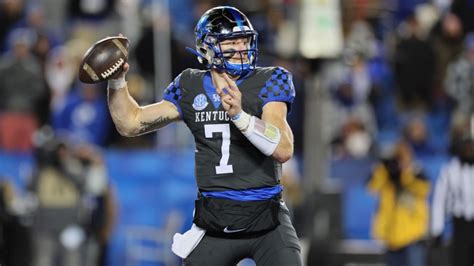 Kentucky QB Levis To Skip Bowl Game Enter NFL Draft