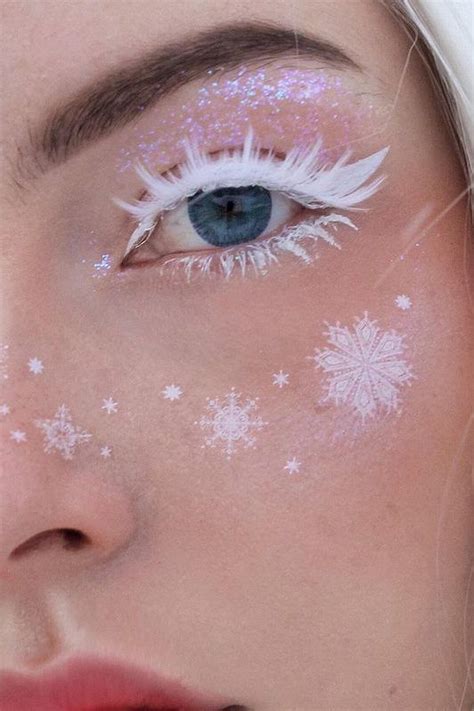 Festive Glam Christmas Eye Makeup Ideas For Stunning Looks