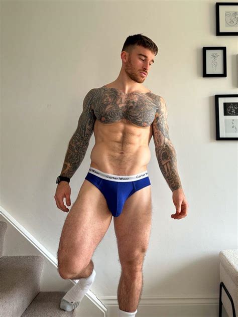 Abs and tattoos : r/BoysWithAbs