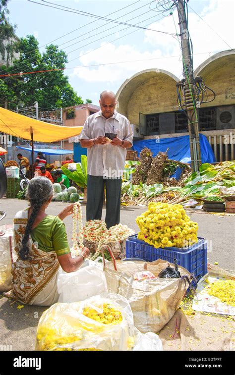 Indian Street Sellers Hi Res Stock Photography And Images Alamy