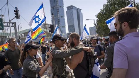 La Policía Israelí Reprime Las Protestas Contra La Reforma Judicial De