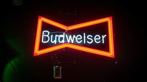 Budweiser Neon Sign | G411 | The Eddie Vannoy Collection 2020