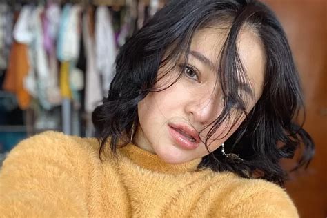 Pose Pakai Bikini Dan Pamer Selulit Di Perut Marshanda Tuai Pro Kontra