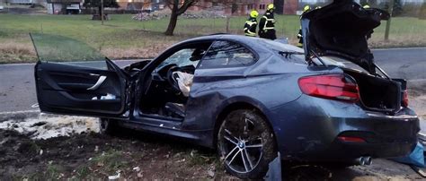 Auto prallt gegen Baum 95 Jährige bei Unfall in Brandenburg gestorben