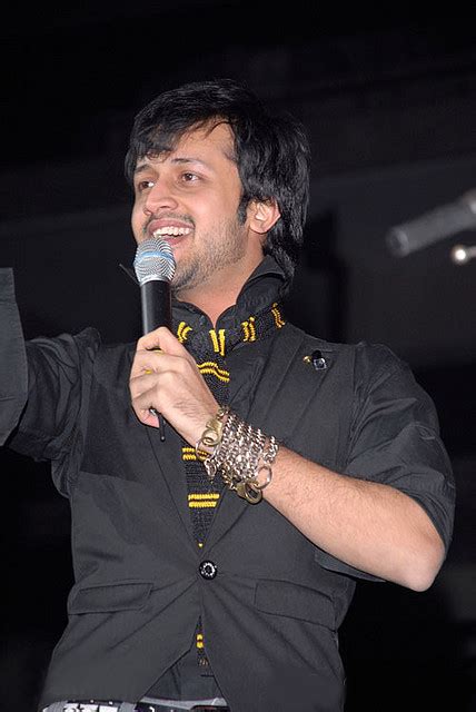 Pakistani Singer Atif Aslam 36 Sweet Pictures