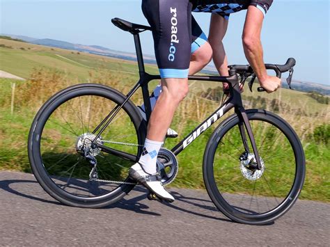 Review: Giant TCR Advanced Pro Disc 2021 | eduaspirant.com