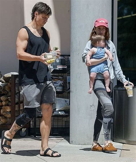 Riley Keough cradles daughter in casual outing after ‘Daisy Jones & The ...